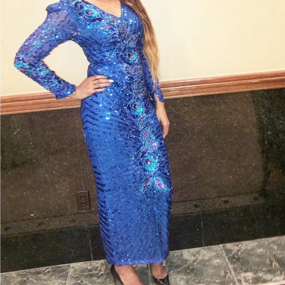 Blue sequin gown - Picture 3 of 5